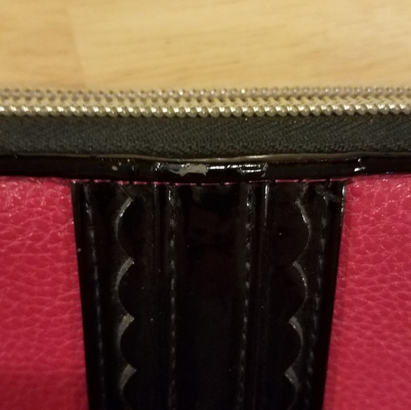 Betsey Johnson pink and black clutch wallet gold lining - Picture 2 of 8